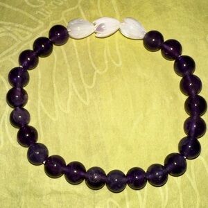 Deep Purple Amethyst Stretchy Bracelet with 3 Mother of Pearl Pikake Beads